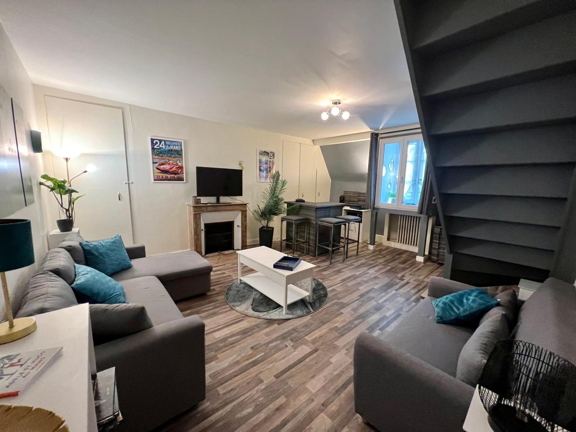 2eme Etage Prive De Notre Maison-acces Au Jardin-smart Tv-streaming-wifi * Le Mans