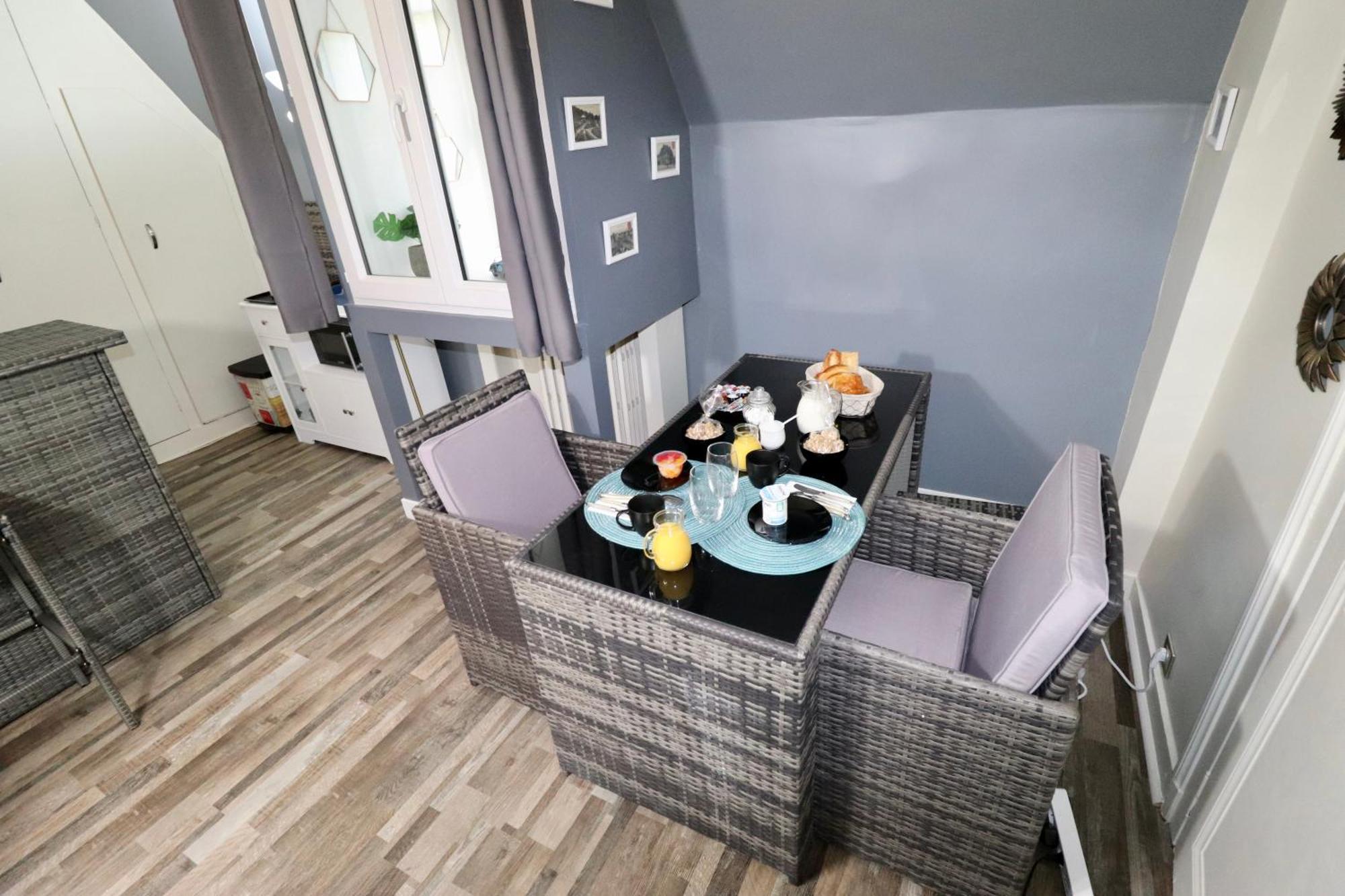 2eme Etage Prive De Notre Maison-acces Au Jardin-smart Tv-streaming-wifi Appartement *